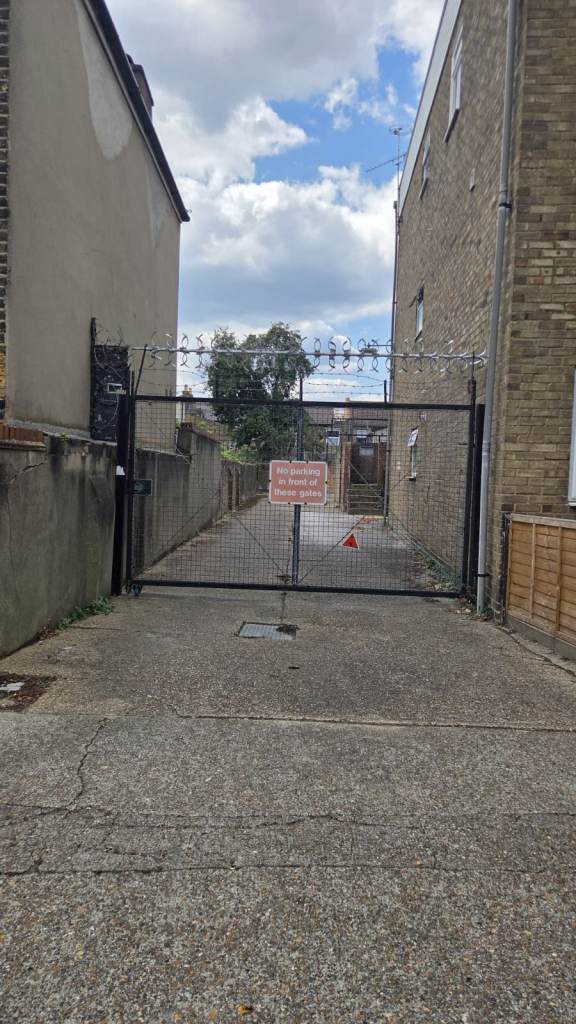 Secure Garage for rent 220 p/m E15