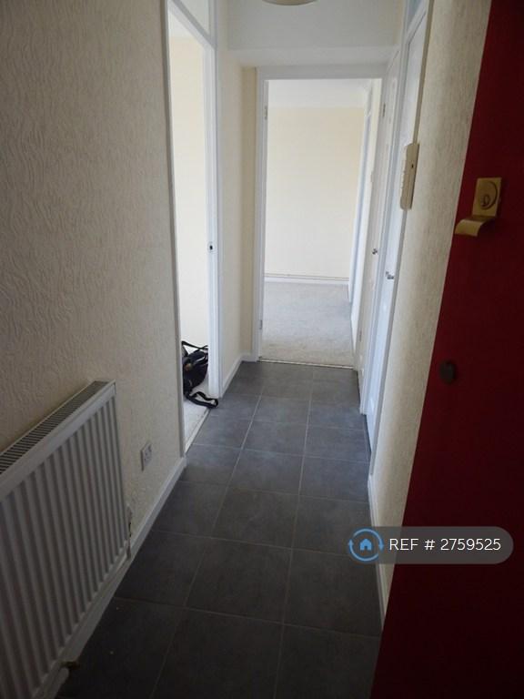 1 bedroom flat in Skipper Way, Lee-On-The-Solent, PO13 (1 bed) (#2759525)