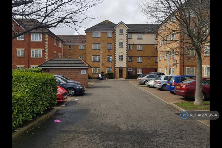 2 bedroom flat in St. Aidans Court, Barking, IG11 (2 bed) (#2702684)