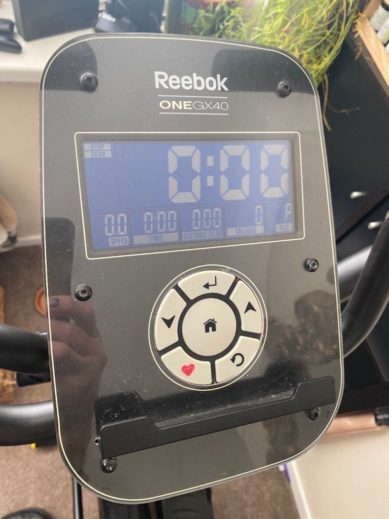 Cross trainer Reebok One GX40. Great condition.