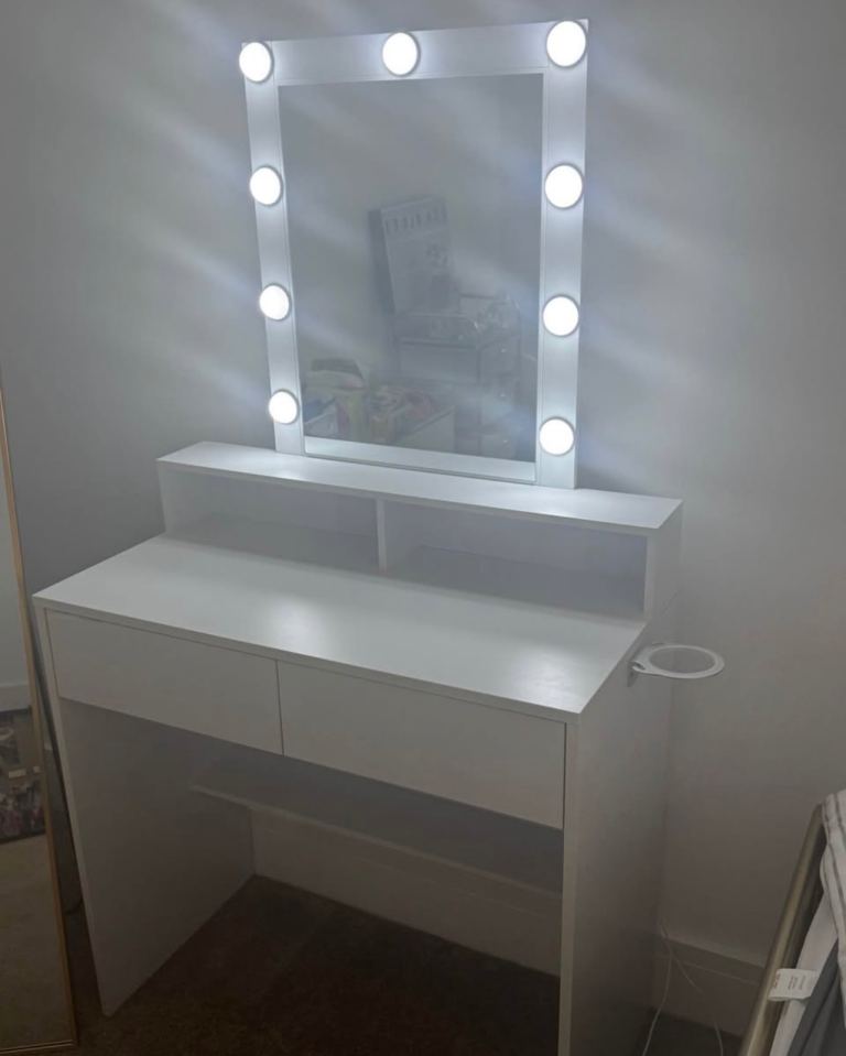 White Dressing Table with Light-Up Mirror – Good Condition