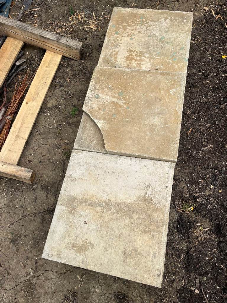 15 x 400x400x25mm Slabs (£1 PER SLAB)