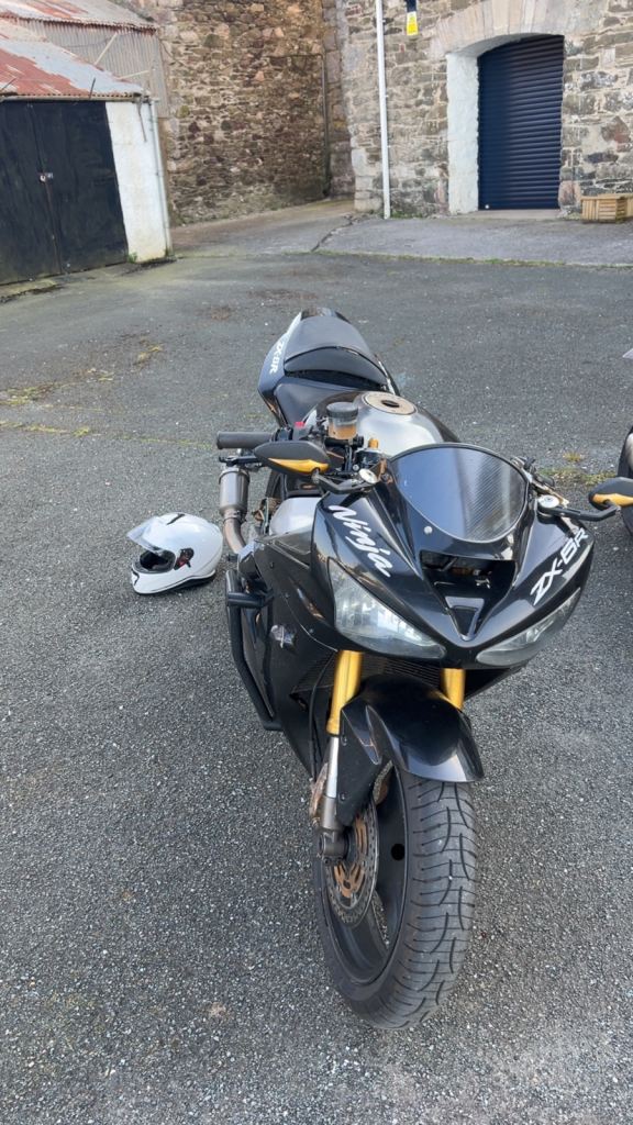 Kawasaki, Ninja ZX6RR, 2004, 636 (cc)