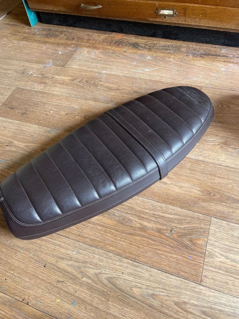 Triumph street twin bench seat