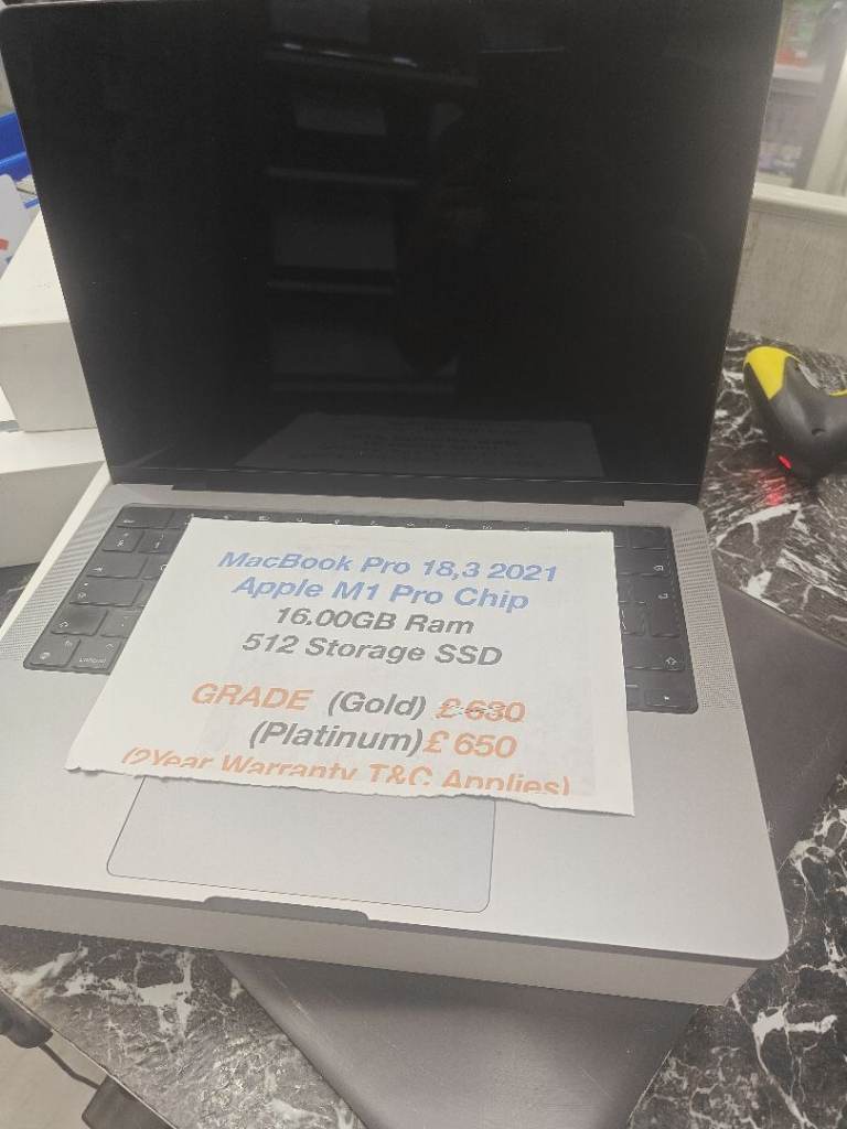 macbook pro 18,3 14 inch M1 pro, 16gb ram, 512gb SSD 2021