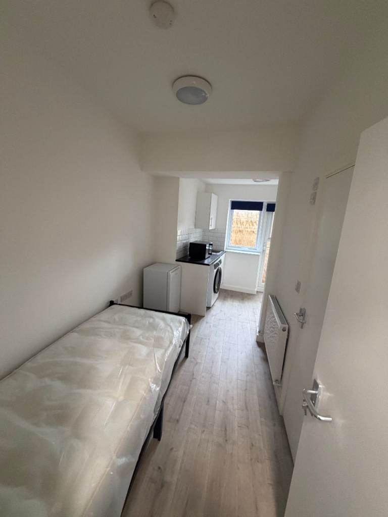 Self Contained Studios SW17 - DSS / Universal Credit Welcome | in ...