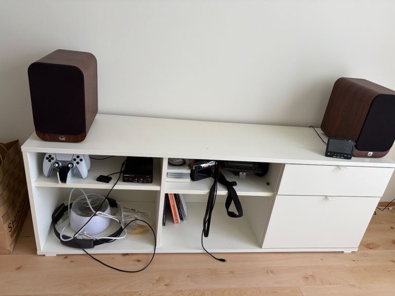 Ikea TV Bench VIHALS in a good condition
