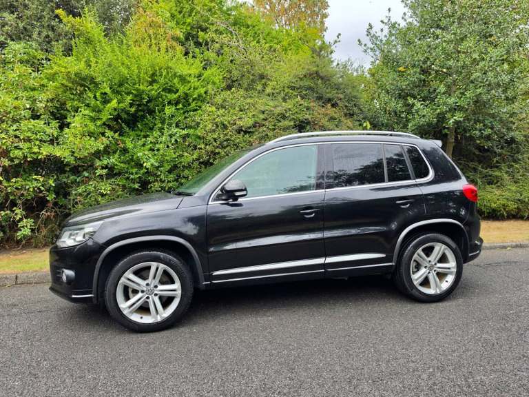 VOLKSWAGEN TIGUAN 1.4 TSI R-LINE DSG (AUTOMATIC) - 5DOOR - BLACK