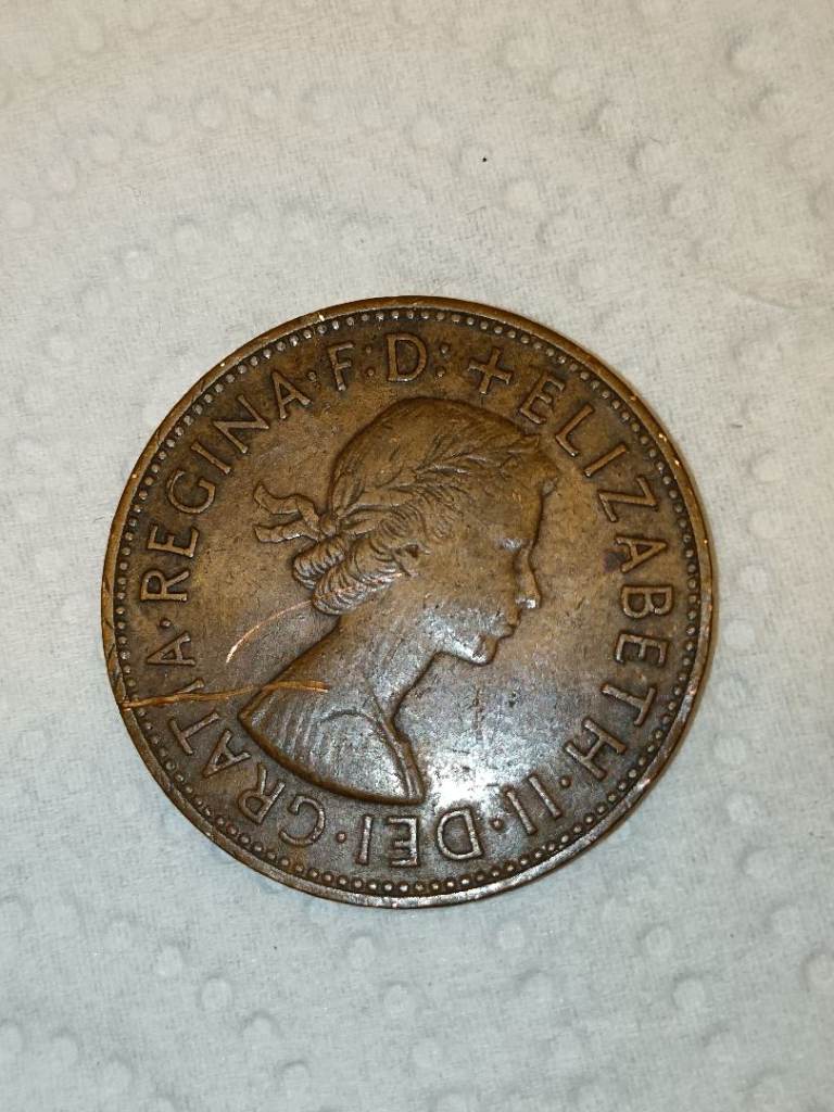 1967 Great Britain bronze penny featuring Queen Elizabeth II. 