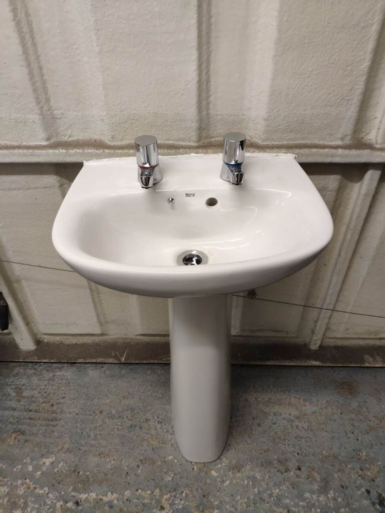 420mm Reta Bathroom Closet Sink, Pedestal & Ideal Taps