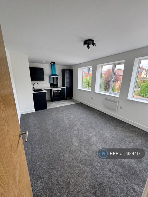 1 bedroom flat in West Street, Chesterfield, S40 (1 bed) (#2824417)