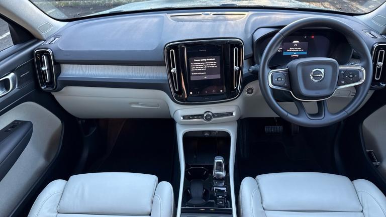 2025 Volvo XC40 2.0 B4P Ultra Dark 5dr Auto Petrol Estate Estate Petrol Automatic