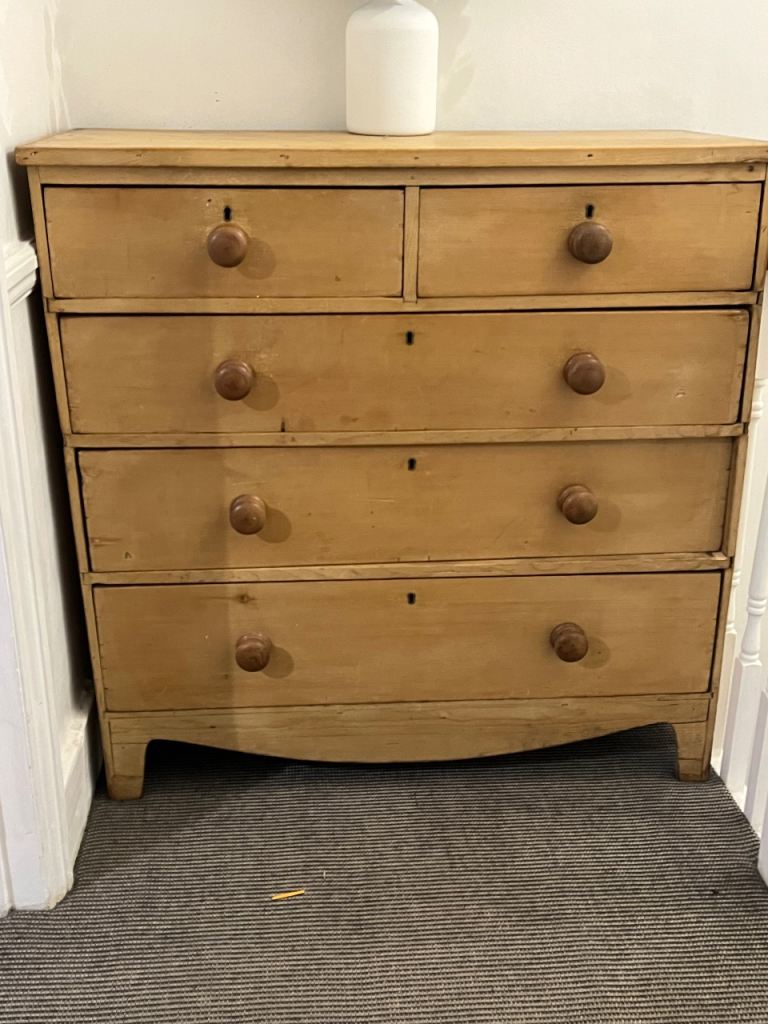 Pine Chest of Drawers