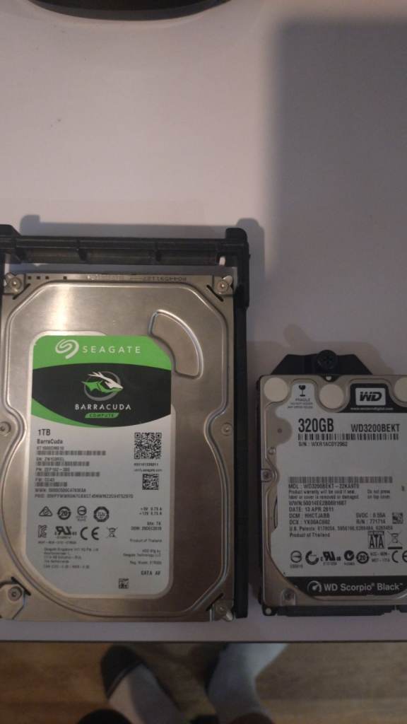 1x Seagate barracuda hdd 1tb 1x WD laptop hdd 320gb