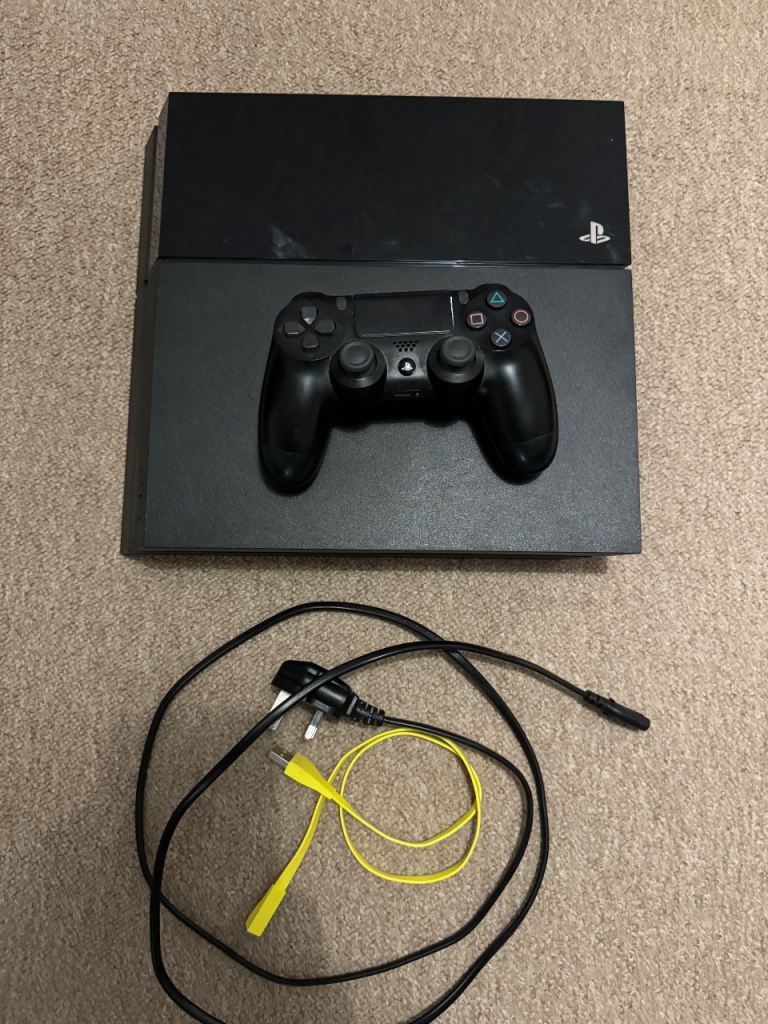 PS4 & controller. Working condition 