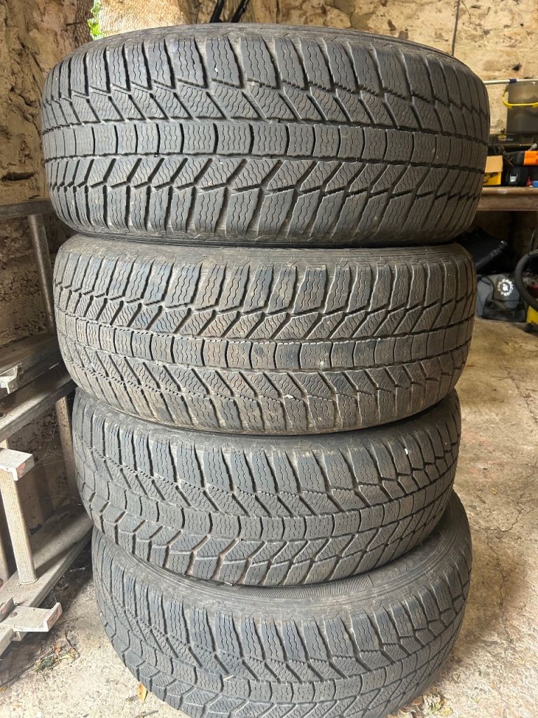 Snow tyres