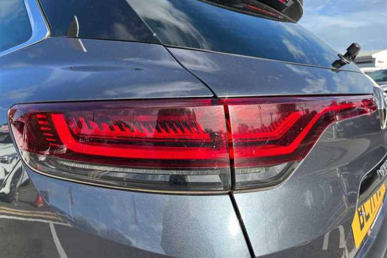 2022 Renault Megane 1.6 E-TECH PHEV 160 Iconic 5dr Auto ESTATE PETROL/ELECTRIC Automatic