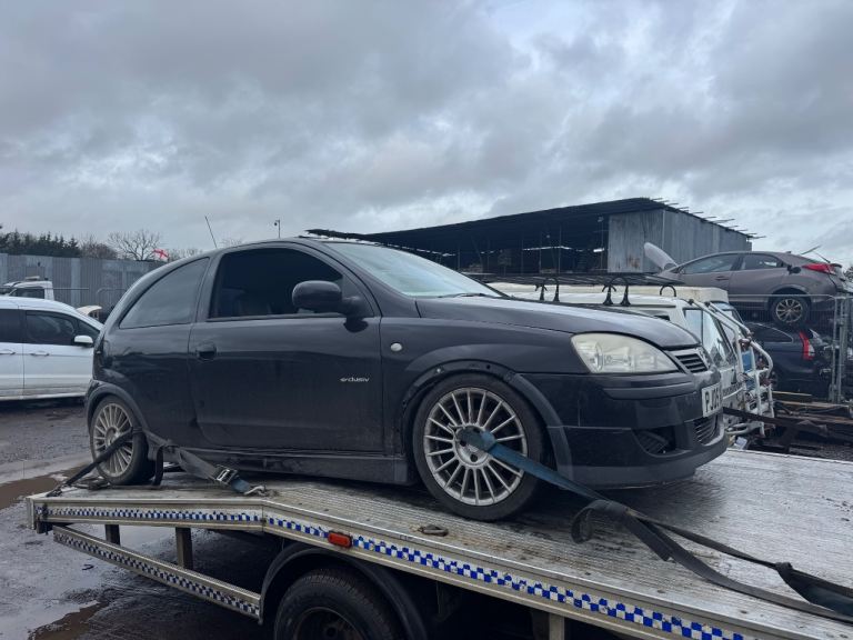 Vauxhall Corsa C 1.2 2005 black BREAKING FOR PARTS 