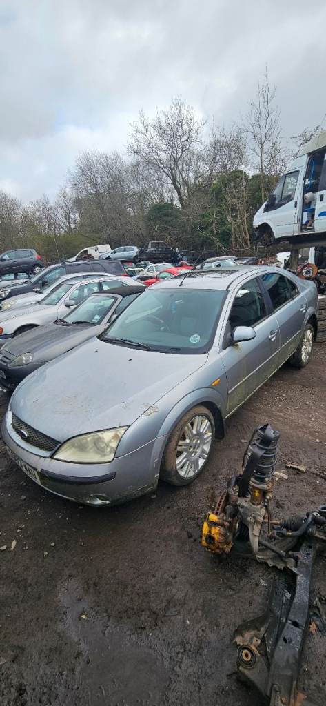 Ford mondeo ghia x 03 plate breaking 