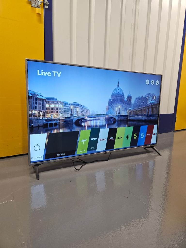 55" LG 4K ULTRA SMART TV 