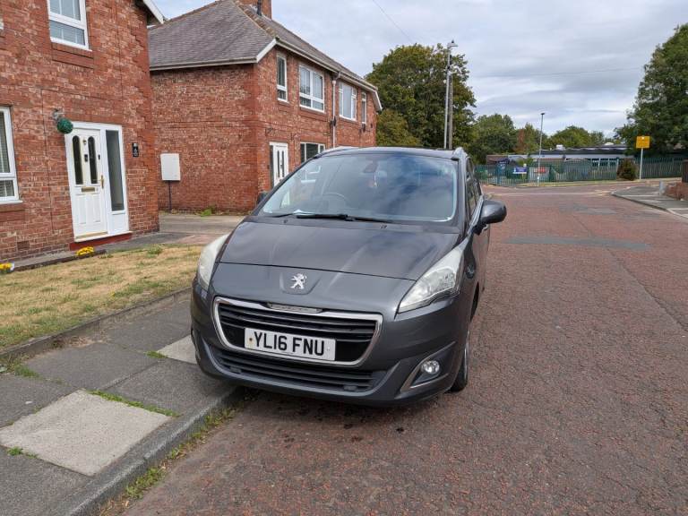 Peugeot, 5008, MPV, 2016, Semi-Auto, 1560 (cc), 5 doors