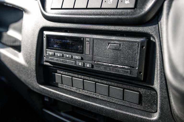 2025 IVECO DAILY 7.2T 180BHP MANUAL RECOVERY TRUCK TILT AND SLIDE FULLY LOADED!