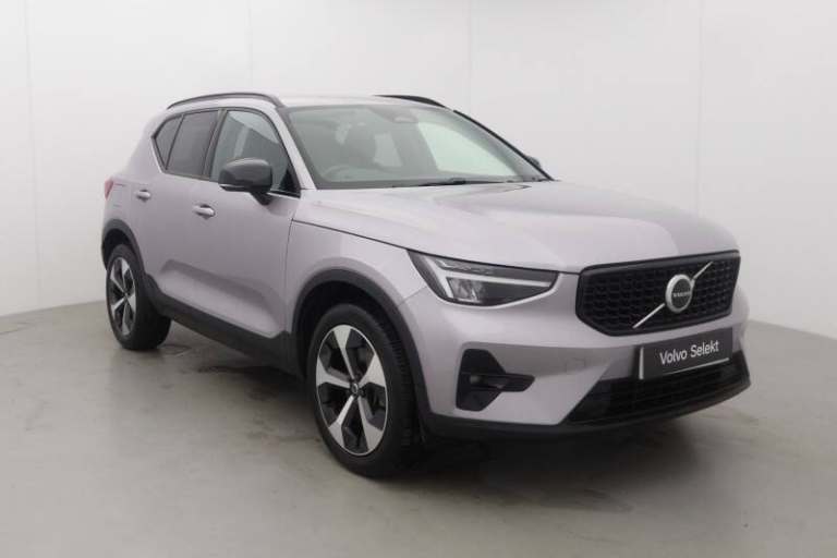 VOLVO XC40 2.0 B3P Plus Dark 5dr Auto
