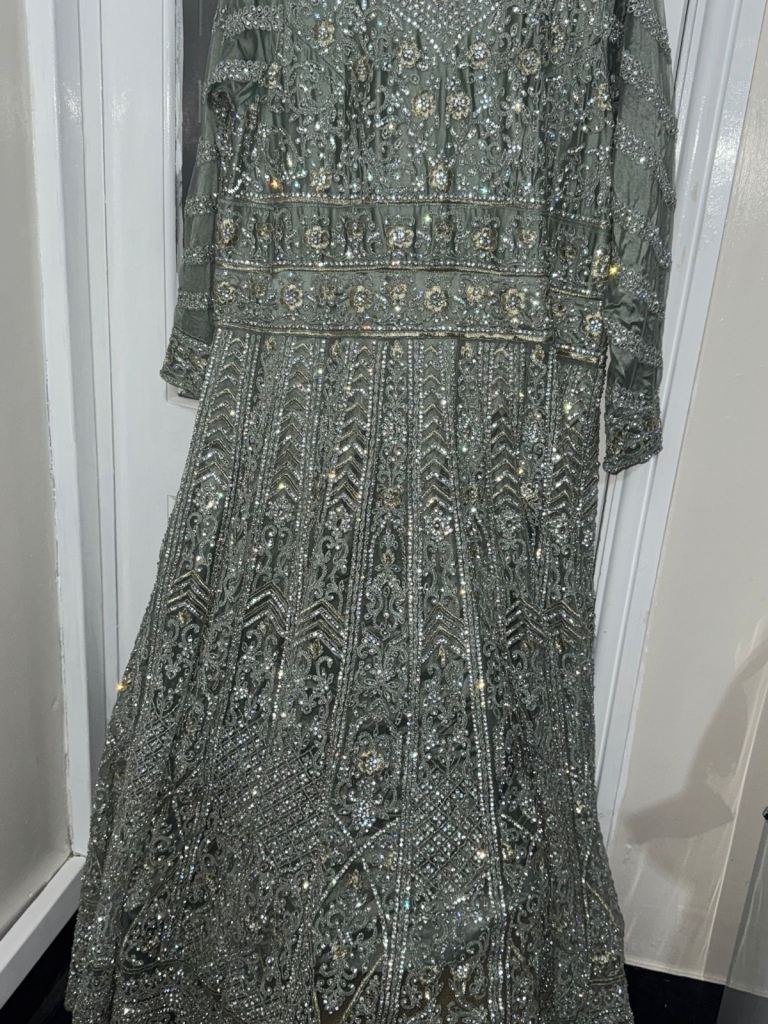 HEAVY PAKISTANI ASIAN WEDDING DRESS 