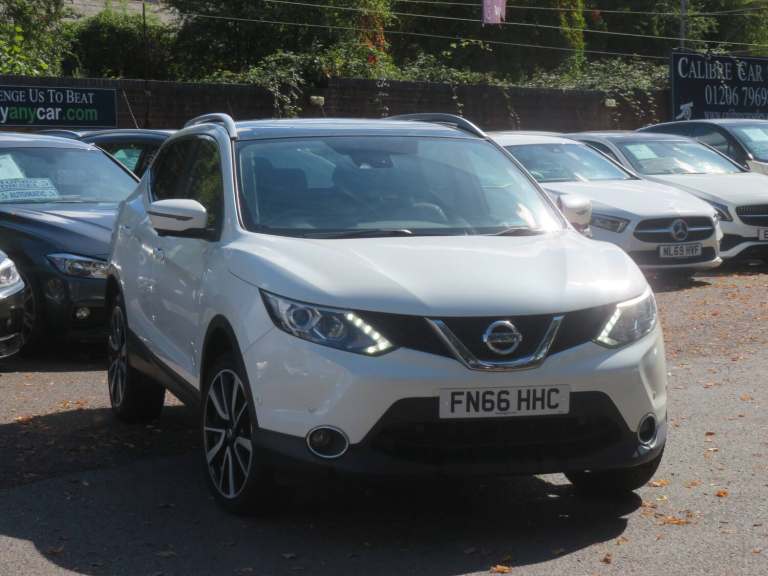 2016 Nissan Qashqai 1.5 dCi Tekna 5dr White Manual Diesel ULEZ HATCHBACK Diesel Manual