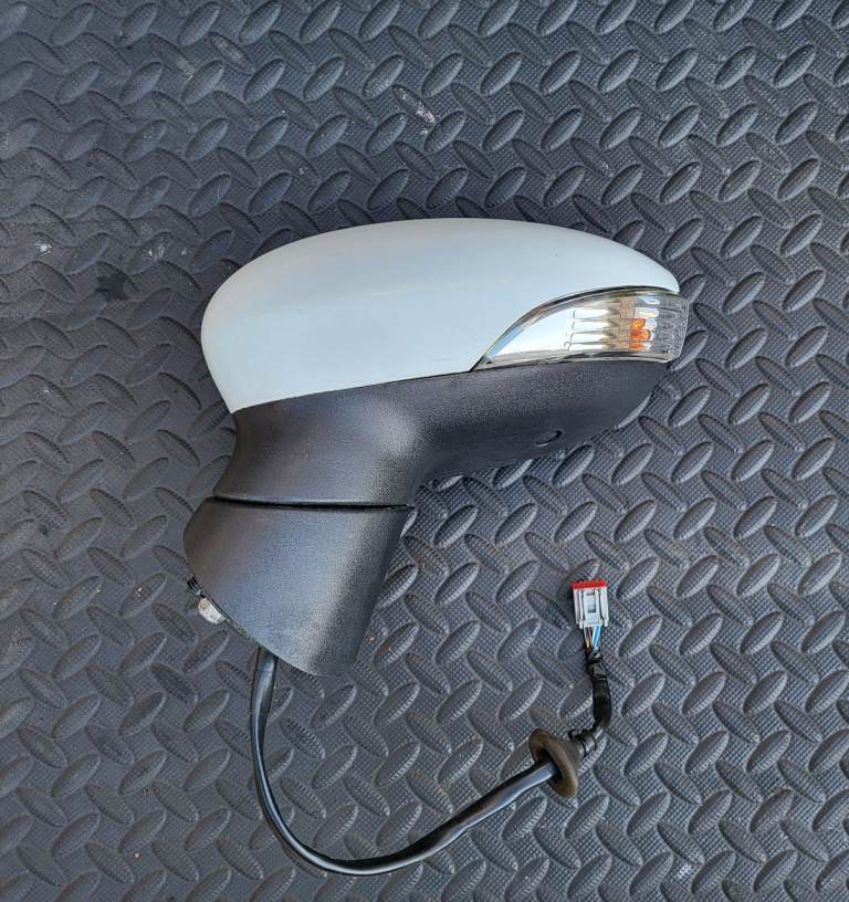 FORD FIESTA MK7 PASSENGER SIDE WING MIRROR FROZEN WHITE