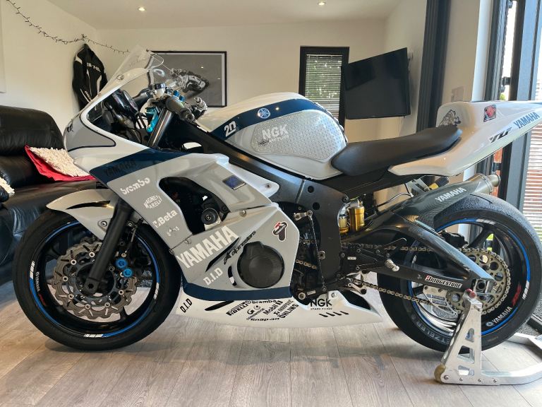 Yamaha R6