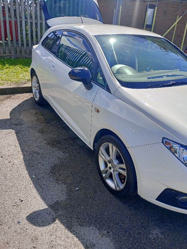 Seat, IBIZA, Hatchback, 2011, Manual, 1390 (cc), 3 doors