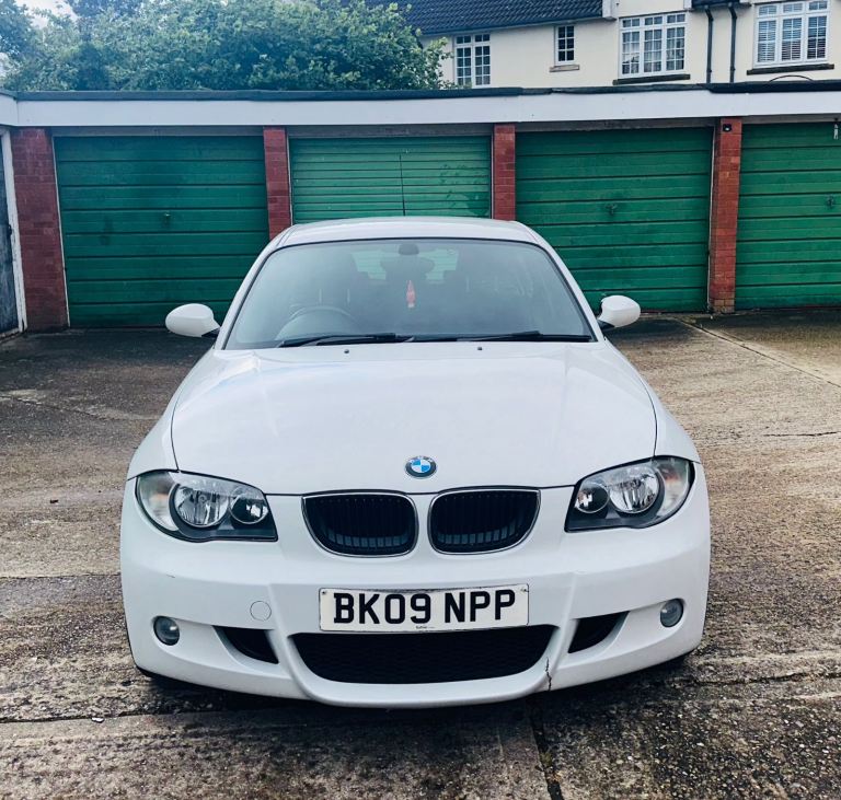 BMW, 1 SERIES, Hatchback, 2009, Manual, 1599 (cc), 5 doors