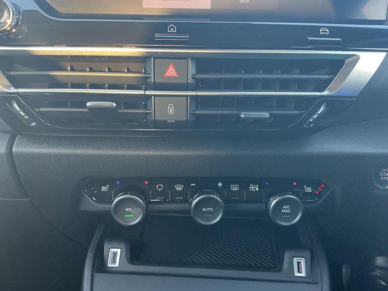 2025 Citroen e-C4 50kWh MAX Hatchback 5dr Electric Auto (7.4kW Charger) (136 ps) HATCHBACK Electr...