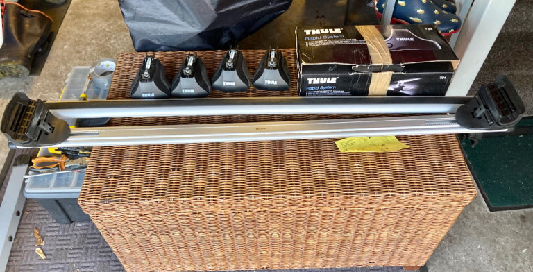 Thule Roof Rack and Rapid System 754 