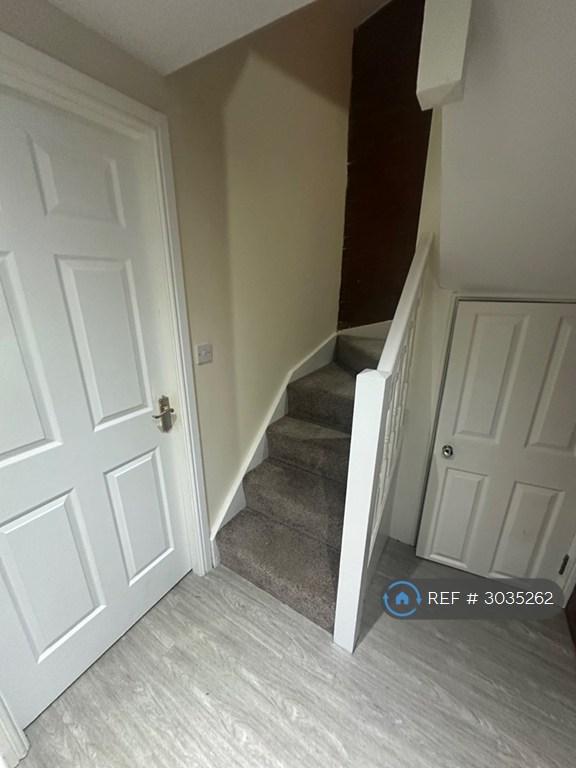 4 bedroom flat in Hardicker Street, Manchester Levenshulme, M19 (4 bed) (#3035262)