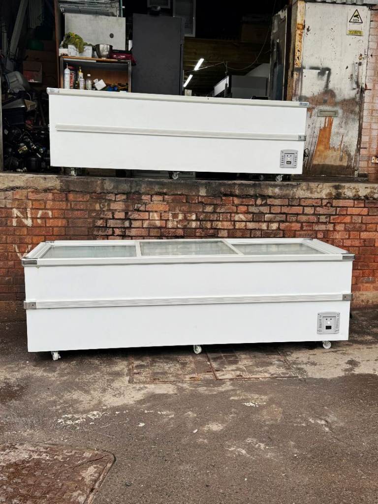 2 X 2.5 M COMMERCIAL CHEST FREEZER- 2.5 METER /  ICE CREAM FREEZER- LIKE NEW