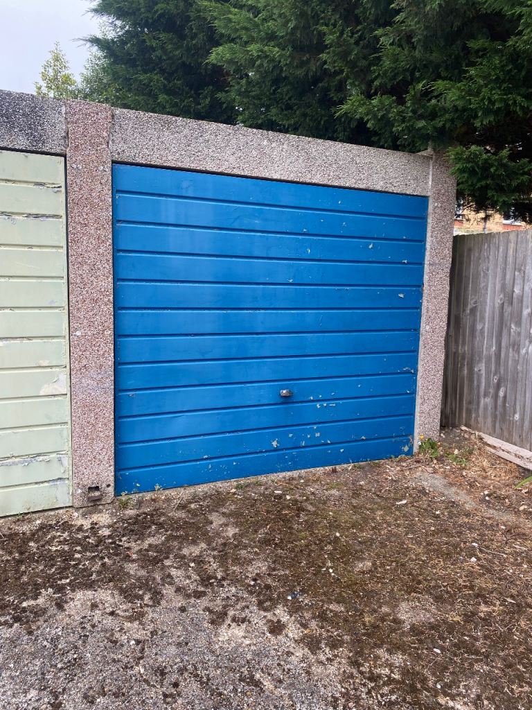 Garage for Rent - Rustington 