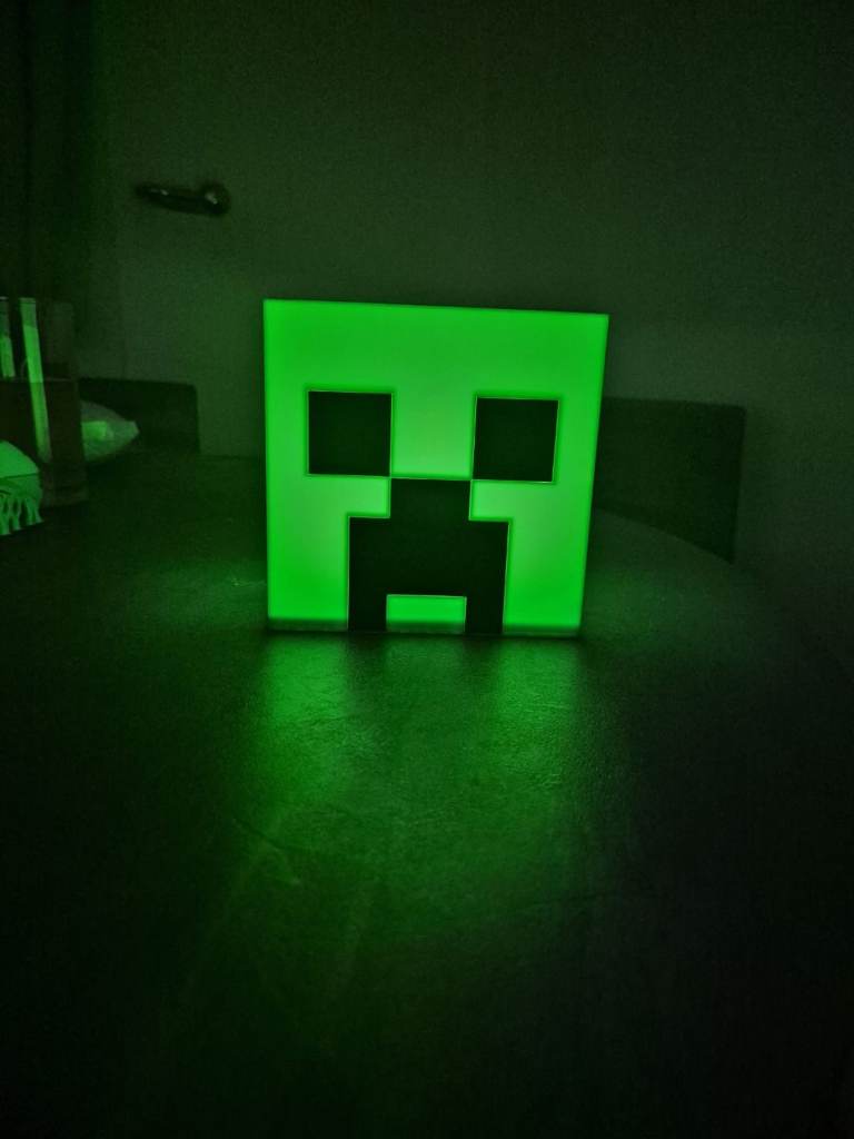 USB‑Powered 3D Printed Minecraft‑Inspired Creeper Light