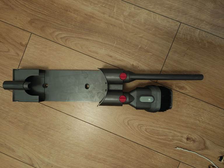 Dyson Vacuum Cleaner Wall Mount Docking Station & 2 attachments 