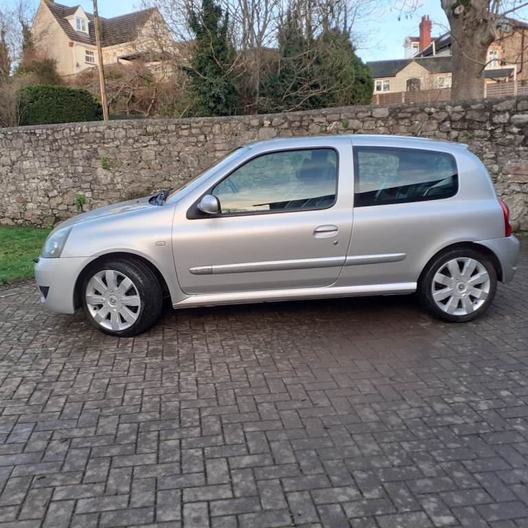 Renault, CLIO, Hatchback, 2004, Manual, 1998 (cc), 3 doors