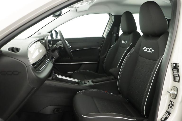 2025 Fiat 600 1.2 Hybrid 48V 5dr eDCT-6 HATCHBACK PETROL Automatic