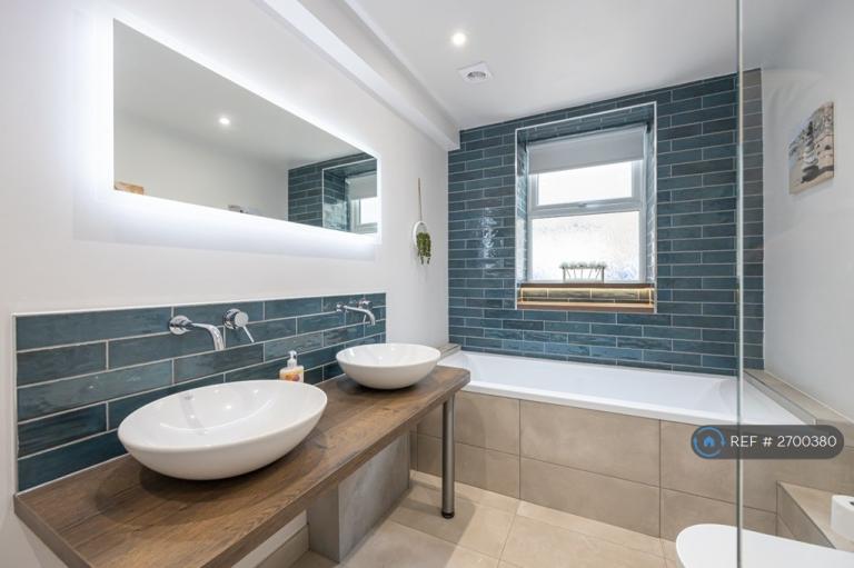 2 bedroom flat in West End Road, Morecambe, LA4 (2 bed) (#2700380)