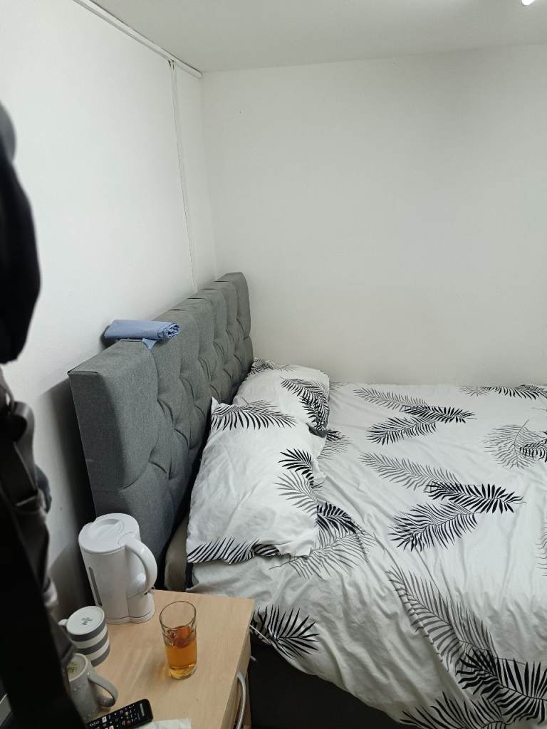 Room to let, West Drayton 4 min. Walk station 