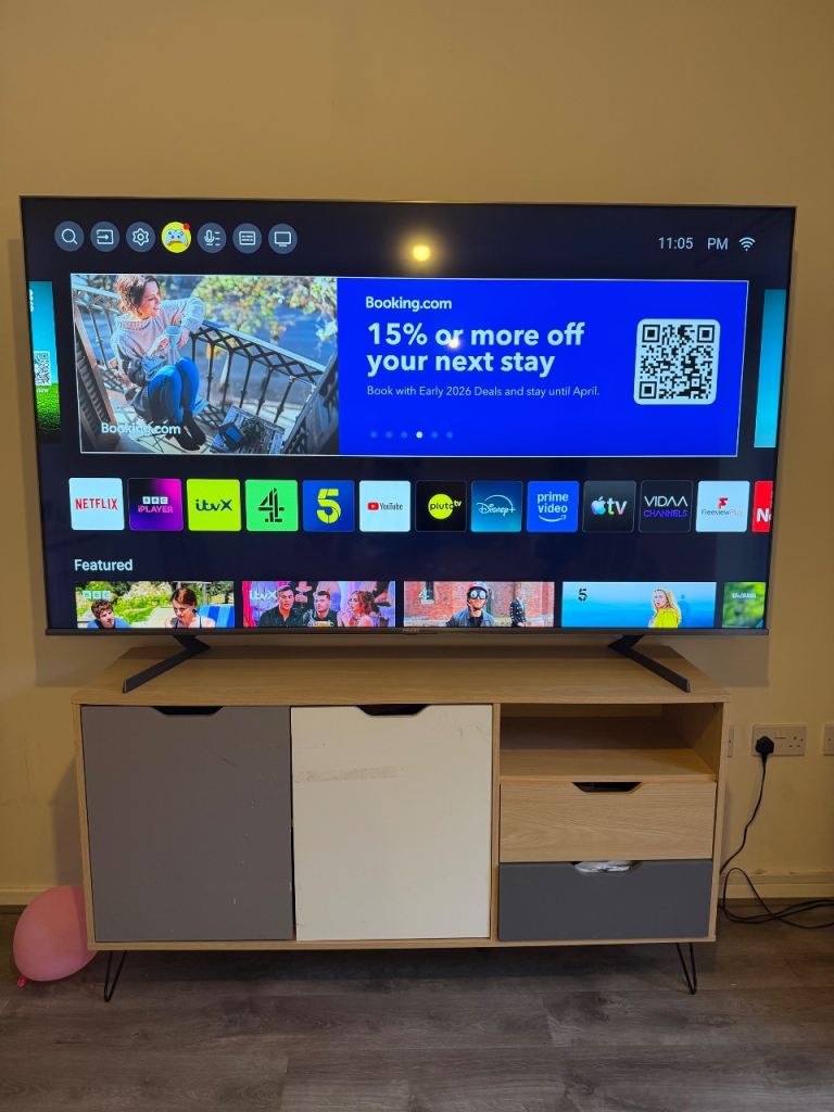 Hisense 75 inches TV free TV stand