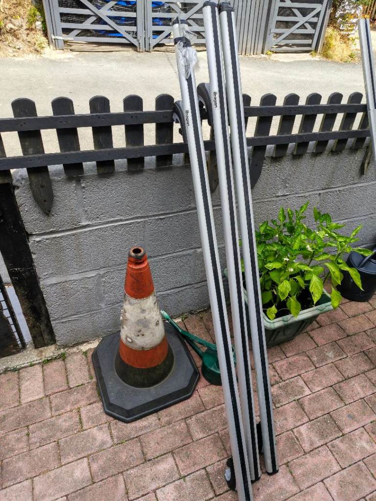 Bragdan car /van  roof bars X3 