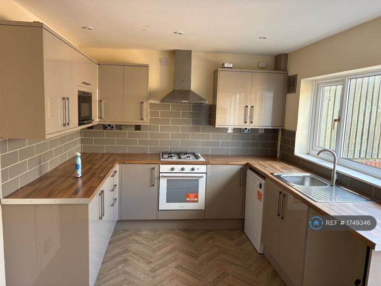 3 bedroom house in Muirfield Gardens, Birmingham, B38 (3 bed) (#1749346)