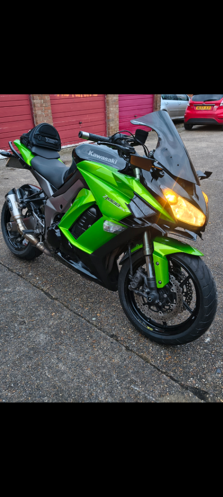 Kawasaki, Z, 2011, 1043 (cc)