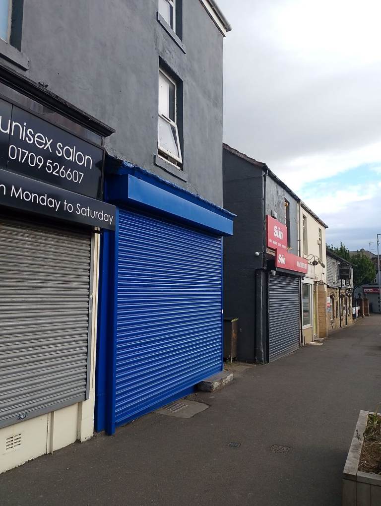 Full property, 3 rooms, also ground floor conversion to business. Parkgate, Rotherham - £950pm