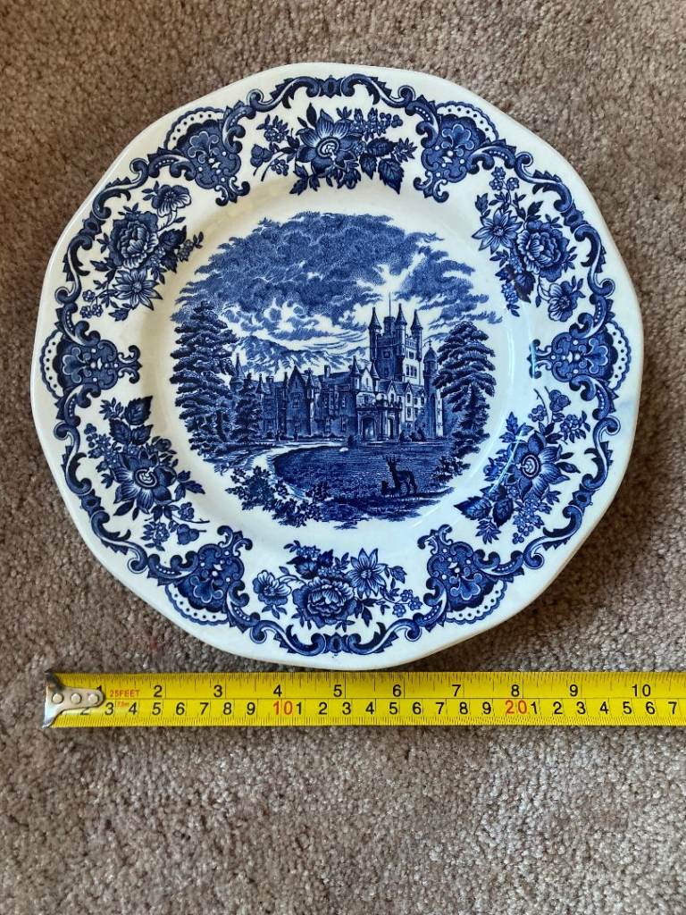Vintage Enoch Wedgwood Tunstall Blue Royal Homes of Britian 9 7/8" Dinner Plate